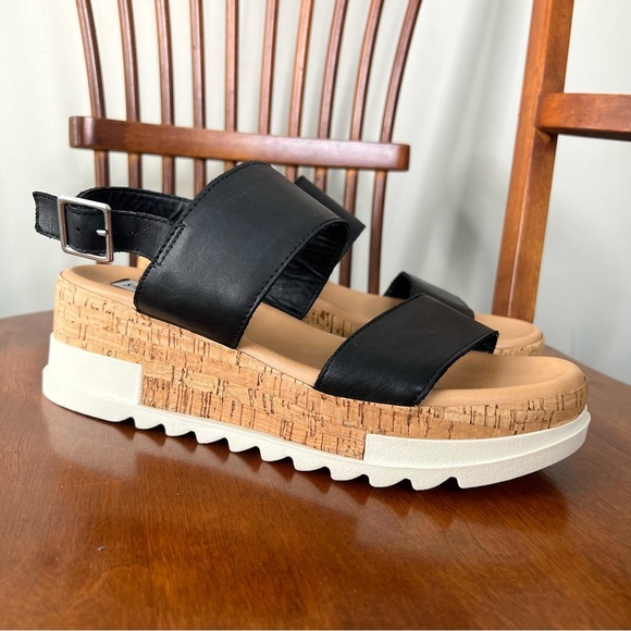 Steve Madden Shoes - Steve Madden Black Leather Chunky Sandal Cork Wedge Heels size 9